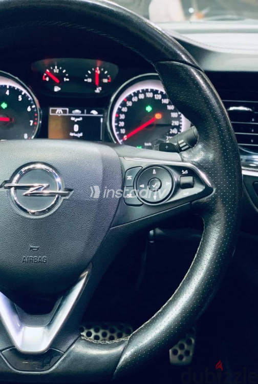 Opel Insignia 2019 Black Automatic Used for Sale in Alexandria - 5