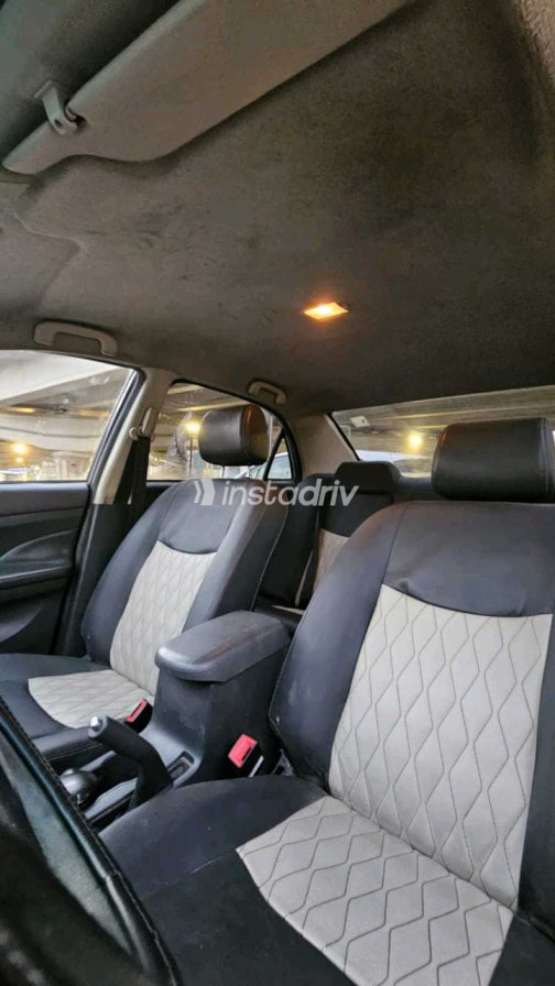 Byd F3 2025 Gray Automatic Used for Sale in Nasr city - 3