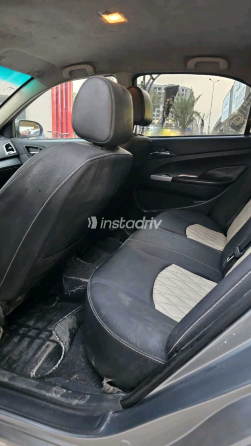 Byd F3 2025 Gray Automatic Used for Sale in Nasr city - 4