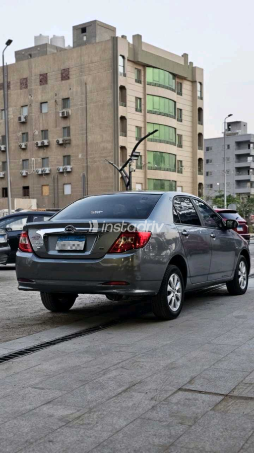 Byd F3 2025 Gray Automatic Used for Sale in Nasr city - 5