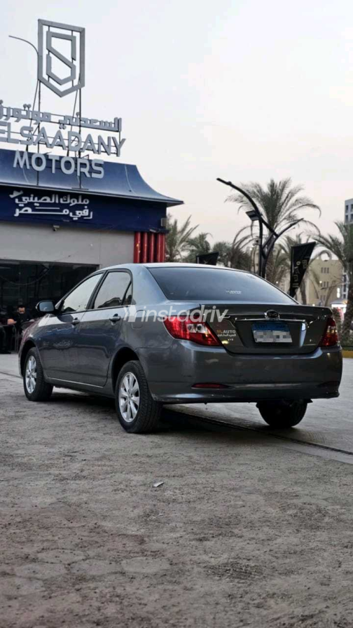 Byd F3 2025 Gray Automatic Used for Sale in Nasr city - 7