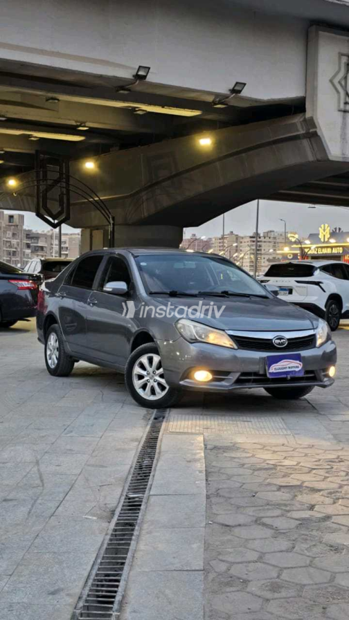 Byd F3 2025 Gray Automatic Used for Sale in Nasr city - 8
