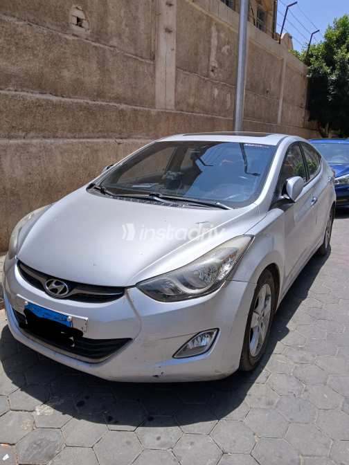 Hyundai Avante 2011 Silver Automatic Used for Sale in Cairo - 4