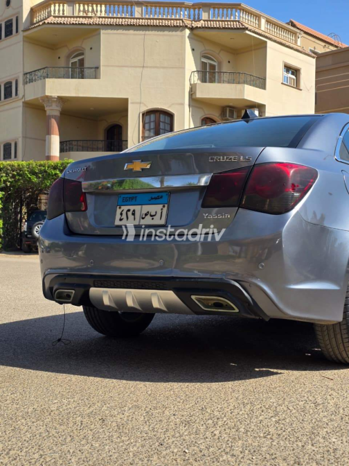 Chevrolet Cruze 2015 Gray Automatic Used for Sale in Cairo - 2