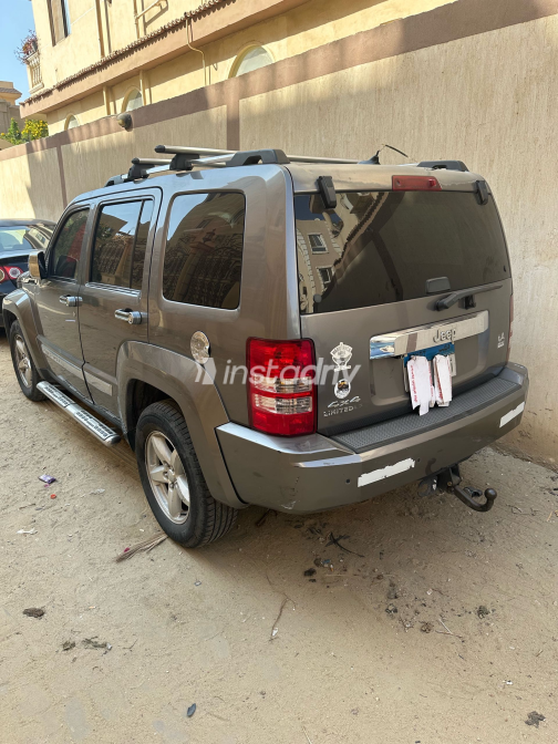 Jeep Cherokee 2013 Gray Automatic Used for Sale in Cairo - 10