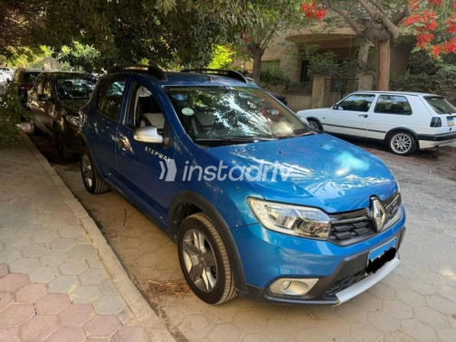 Renault Sandero Step Way 2020 Dark Blue Automatic Used for Sale in Heliopolis - 2