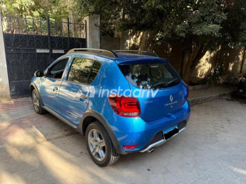 Renault Sandero Step Way 2020 Dark Blue Automatic Used for Sale in Heliopolis - 7