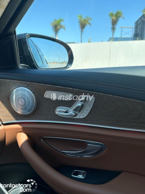 Mercedes E 300 2019 Black Automatic Used for Sale in Nasr city - 9