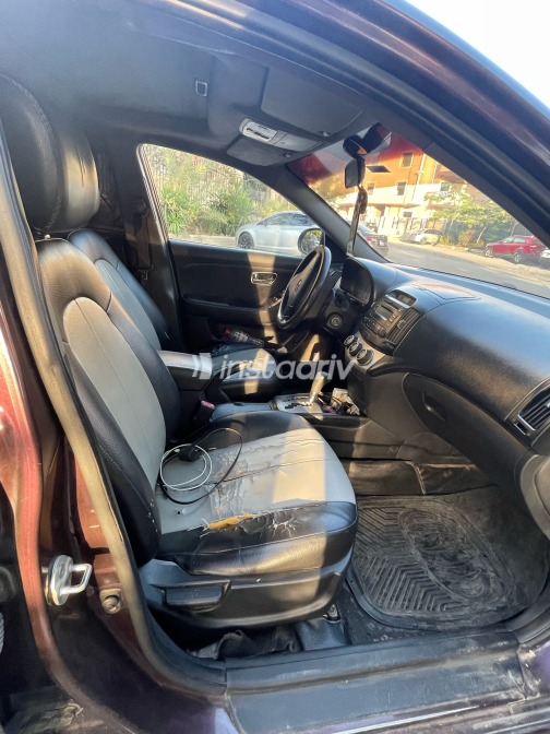 Hyundai Elantra HD 2017 White Automatic Used for Sale in Cairo - 7