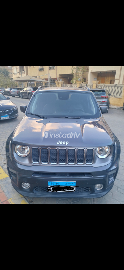 Jeep Renegade 2022 Gray Automatic Used for Sale in Nasr city - 2