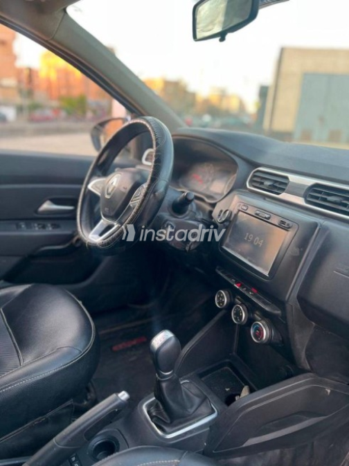 Renault Duster 2019 Silver Automatic Used for Sale in Cairo - 3