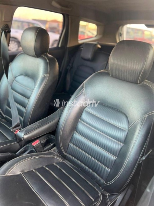 Renault Duster 2019 Silver Automatic Used for Sale in Cairo - 5