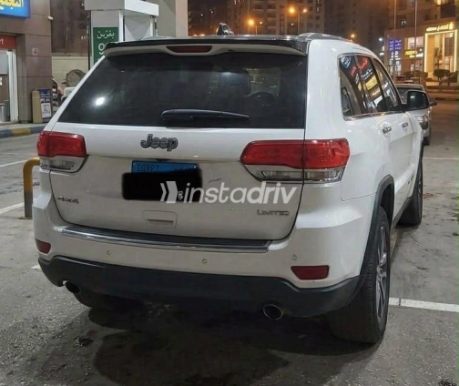 Jeep Grand Cherokee 2018 White Automatic Used for Sale in Cairo - 2