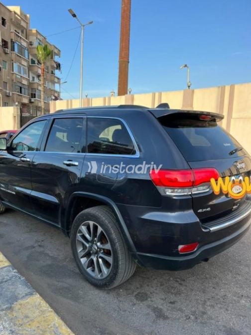 Jeep Grand Cherokee 2017 White Automatic Used for Sale in Greater Cairo ( Cairo + Giza) - 3