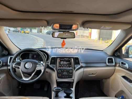 Jeep Grand Cherokee 2017 White Automatic Used for Sale in Greater Cairo ( Cairo + Giza) - 6