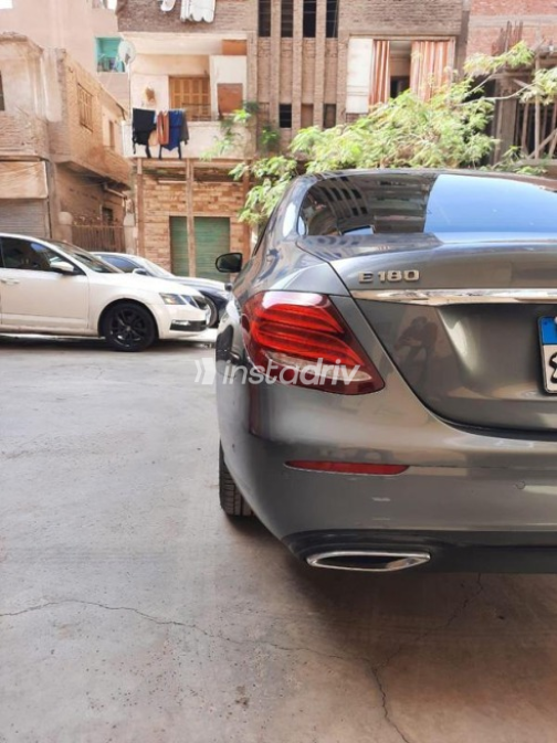 مرسيدس E 180 2019 رمادي أوتوماتيك مستعملة للبيع في مدينة نصر - 1