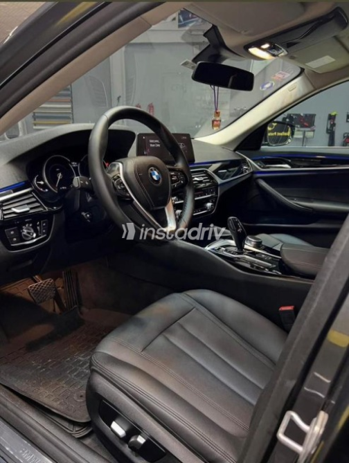 BMW 520 2019 White Automatic Used for Sale in Greater Cairo ( Cairo + Giza) - 3