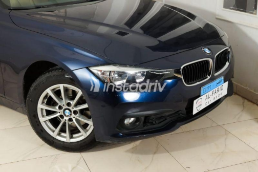 BMW 318 2017 Dark Blue Automatic Used for Sale in Alexandria - 4