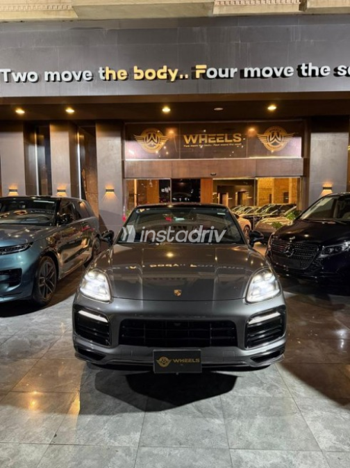 Porsche Cayenne S 2022 Gray Automatic Used for Sale in Cairo - 3