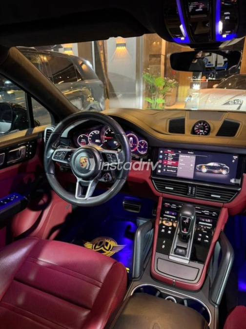 Porsche Cayenne S 2022 Gray Automatic Used for Sale in Cairo - 4