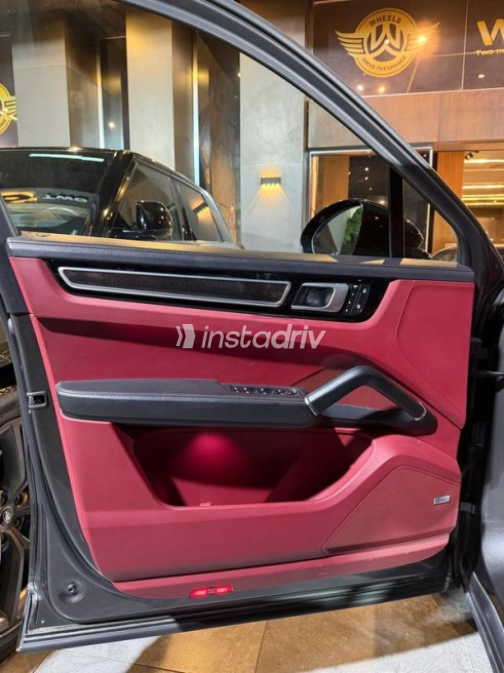 Porsche Cayenne S 2022 Gray Automatic Used for Sale in Cairo - 6