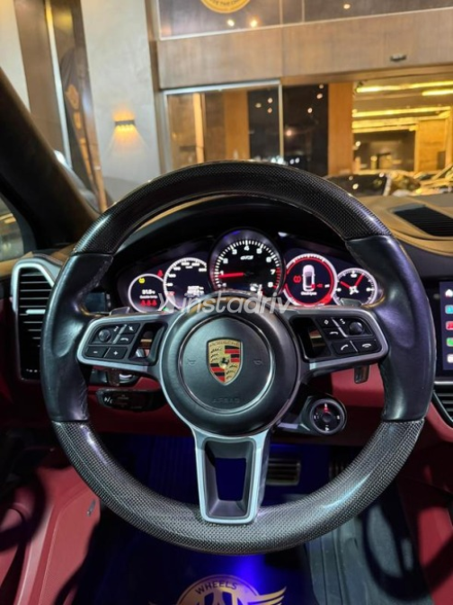 Porsche Cayenne S 2022 Gray Automatic Used for Sale in Cairo - 8