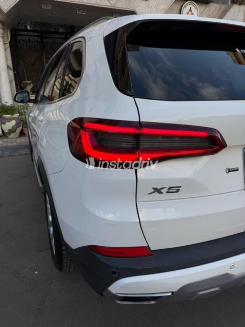 بي ام دبليو X5 2020 أبيض أوتوماتيك مستعملة للبيع في القاهرة - 6