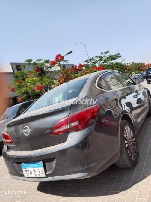 Opel Astra 2015 Black Automatic Used for Sale in Cairo - 3