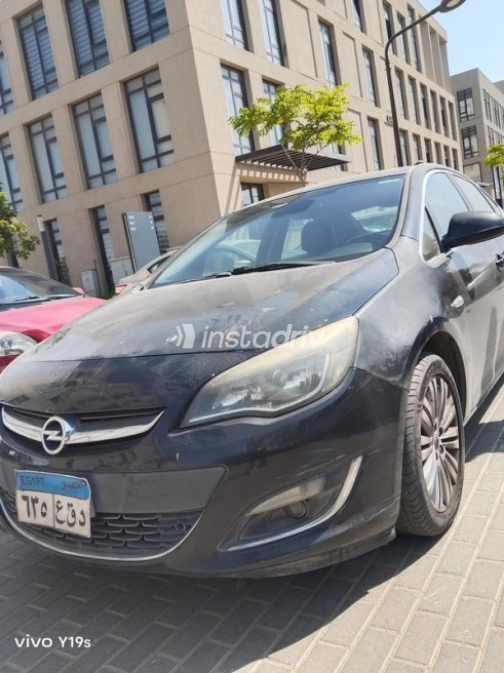 Opel Astra 2015 Black Automatic Used for Sale in Cairo - 5