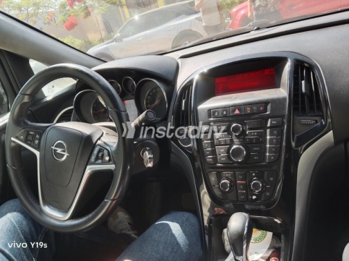 Opel Astra 2015 Black Automatic Used for Sale in Cairo - 6
