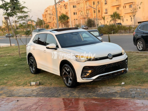 Volkswagen Tiguan 2024 White Automatic Used for Sale in Sheikh Zayed City - 6
