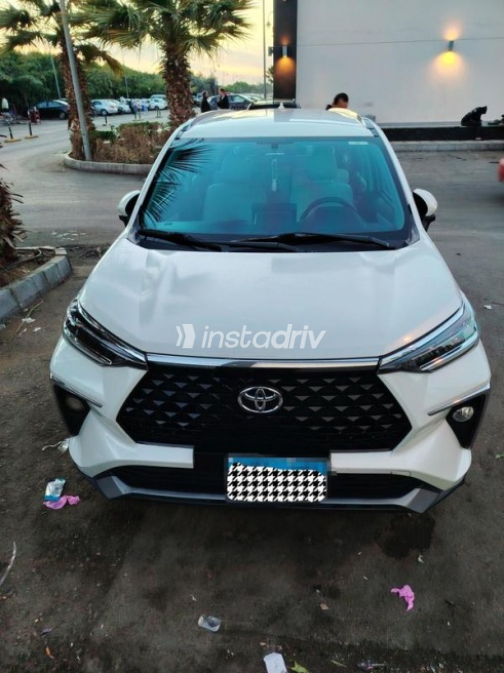 Toyota Veloz 2023 White Automatic Used for Sale in Hurghada - 2