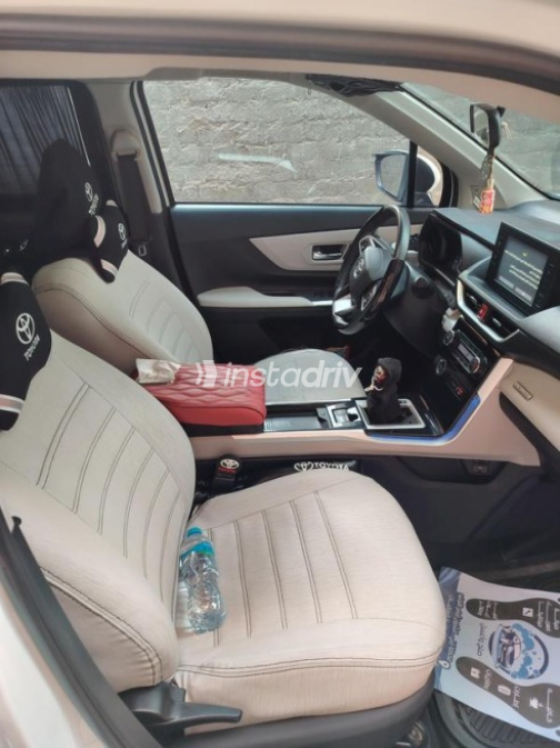 Toyota Veloz 2023 White Automatic Used for Sale in Hurghada - 6