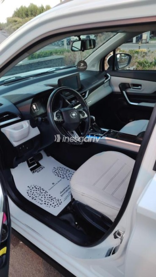Toyota Veloz 2023 White Automatic Used for Sale in Hurghada - 8