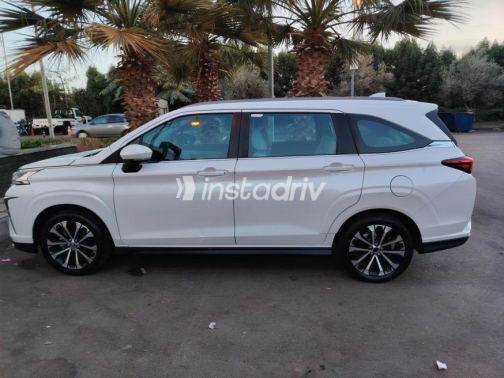 Toyota Veloz 2023 White Automatic Used for Sale in Hurghada - 9