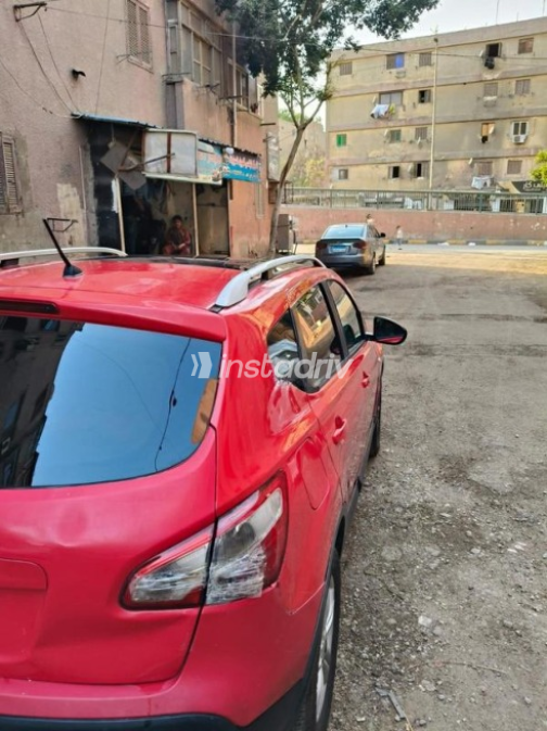 Nissan Qashqai 2014 Red Automatic Used for Sale in Pyramids Gardens - 7
