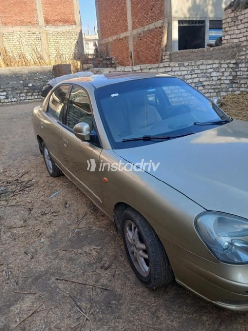 Daewoo Nubira 2 2000 White Manual Used for Sale in Zagazig - 1