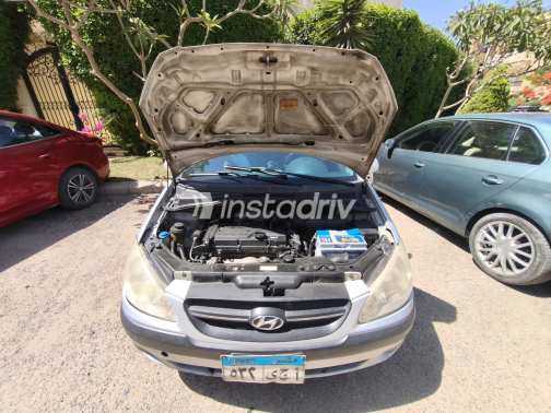 Hyundai Getz 2011 Silver Automatic Used for Sale in Cairo - 2