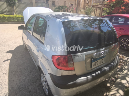 Hyundai Getz 2011 Silver Automatic Used for Sale in Cairo - 3