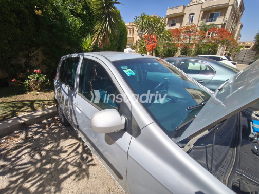 Hyundai Getz 2011 Silver Automatic Used for Sale in Cairo - 6