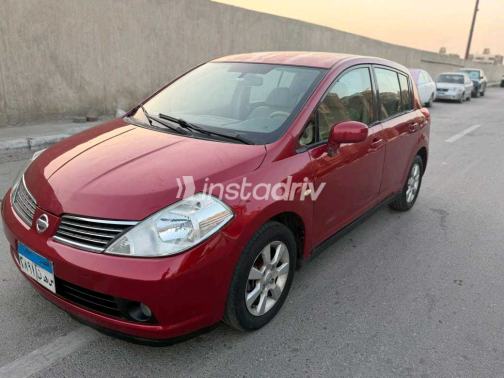 Nissan Tiida 2007 Red Manual Used for Sale in Nasr city - 8