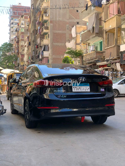 Hyundai Elantra AD 2018 Black Automatic Used for Sale in Alexandria - 9