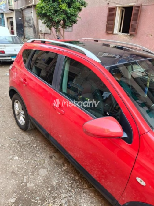 Nissan Qashqai 2014 Red Automatic Used for Sale in Pyramids Gardens - 8