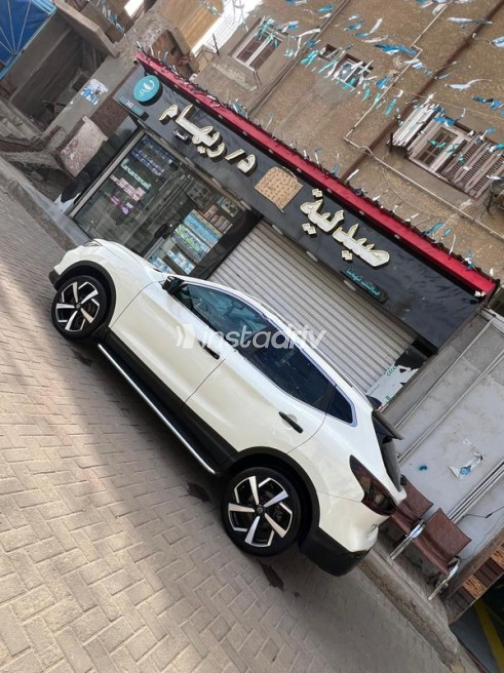 Nissan Qashqai 2019 White Automatic Used for Sale in Greater Cairo ( Cairo + Giza) - 2