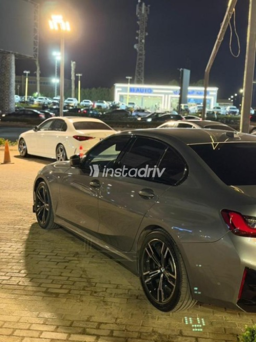 بي ام دبليو 320 2024 رمادي غامق أوتوماتيك مستعملة للبيع في البحر الأحمر - 2