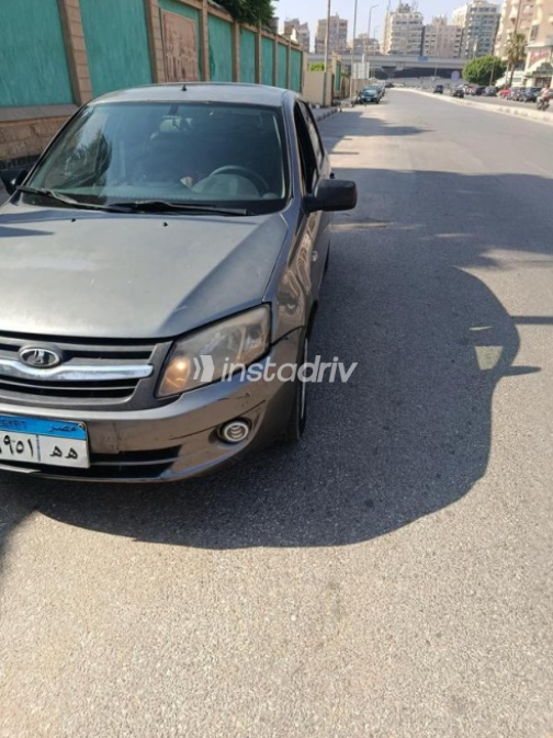 Lada Granta 2016 Gray Manual Used for Sale in Nasr city - 3
