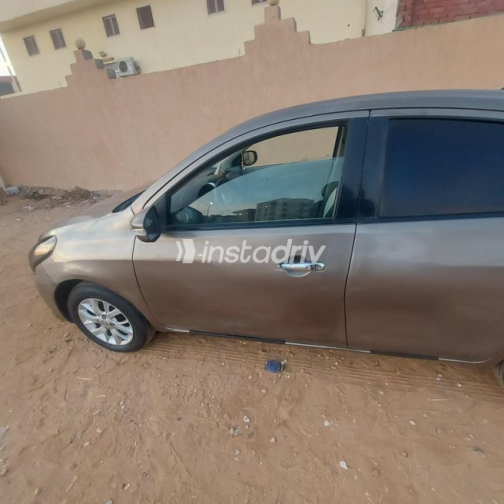 Nissan Sunny 2016 Bronze Automatic Used for Sale in 10th of Ramadan - 8