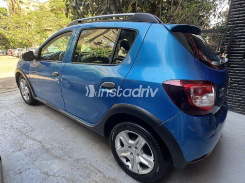 Renault Sandero Step Way 2016 Dark Blue Automatic Used for Sale in Heliopolis - 6