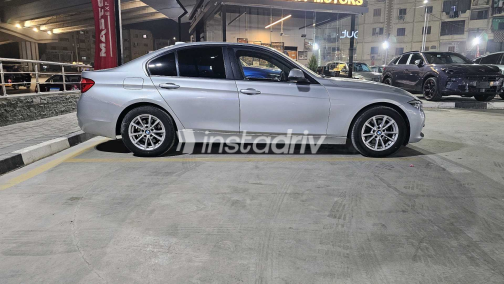 BMW 318 2019 Silver Automatic Used for Sale in Cairo - 2