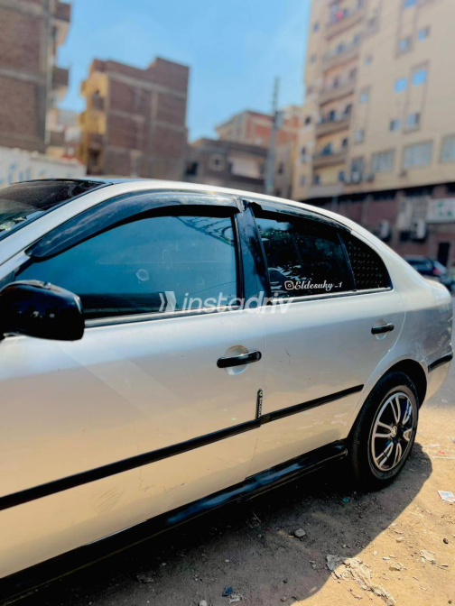 سكودا اوكتافيا A4 2003 فضي أوتوماتيك مستعملة للبيع في الزقازيق - 7